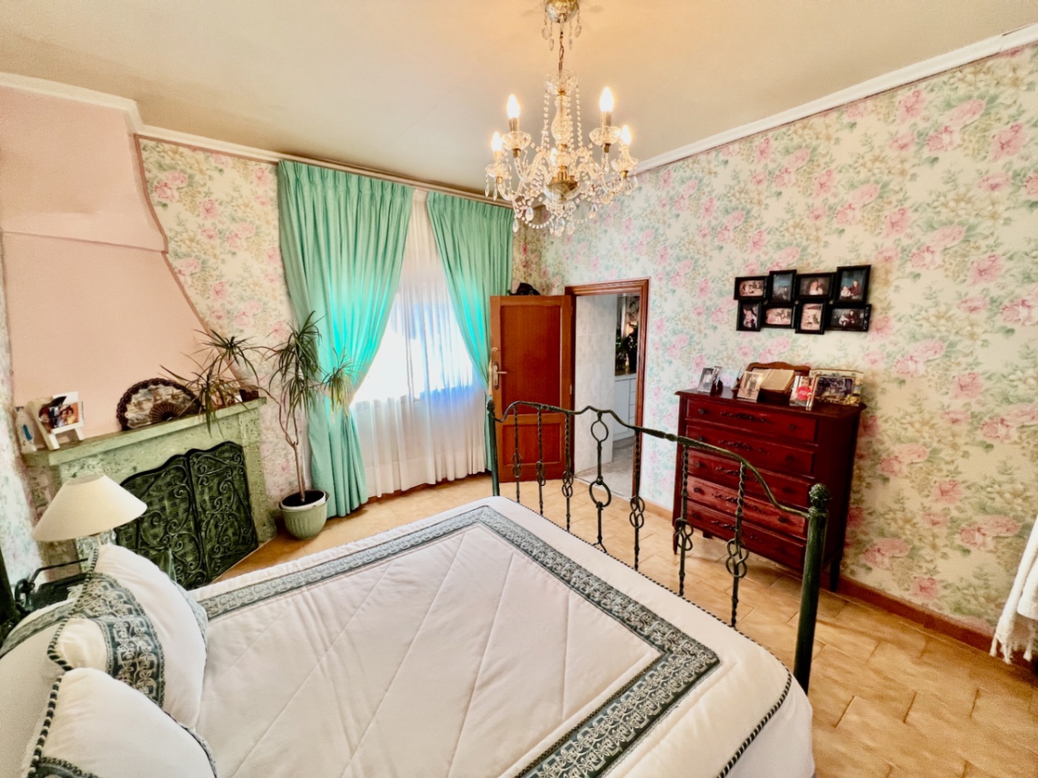 Villa con 9 habitaciones y piscina y jardín privados