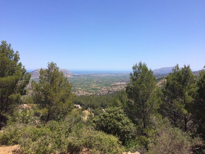 Parcela con magníficas vistas
