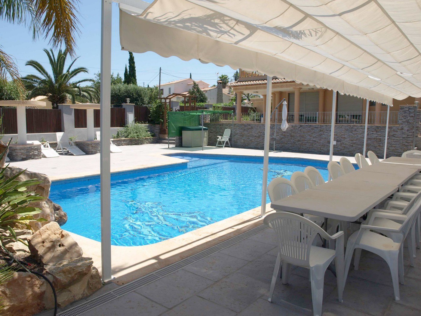 Magnífica villa + 2 adosados en Denia