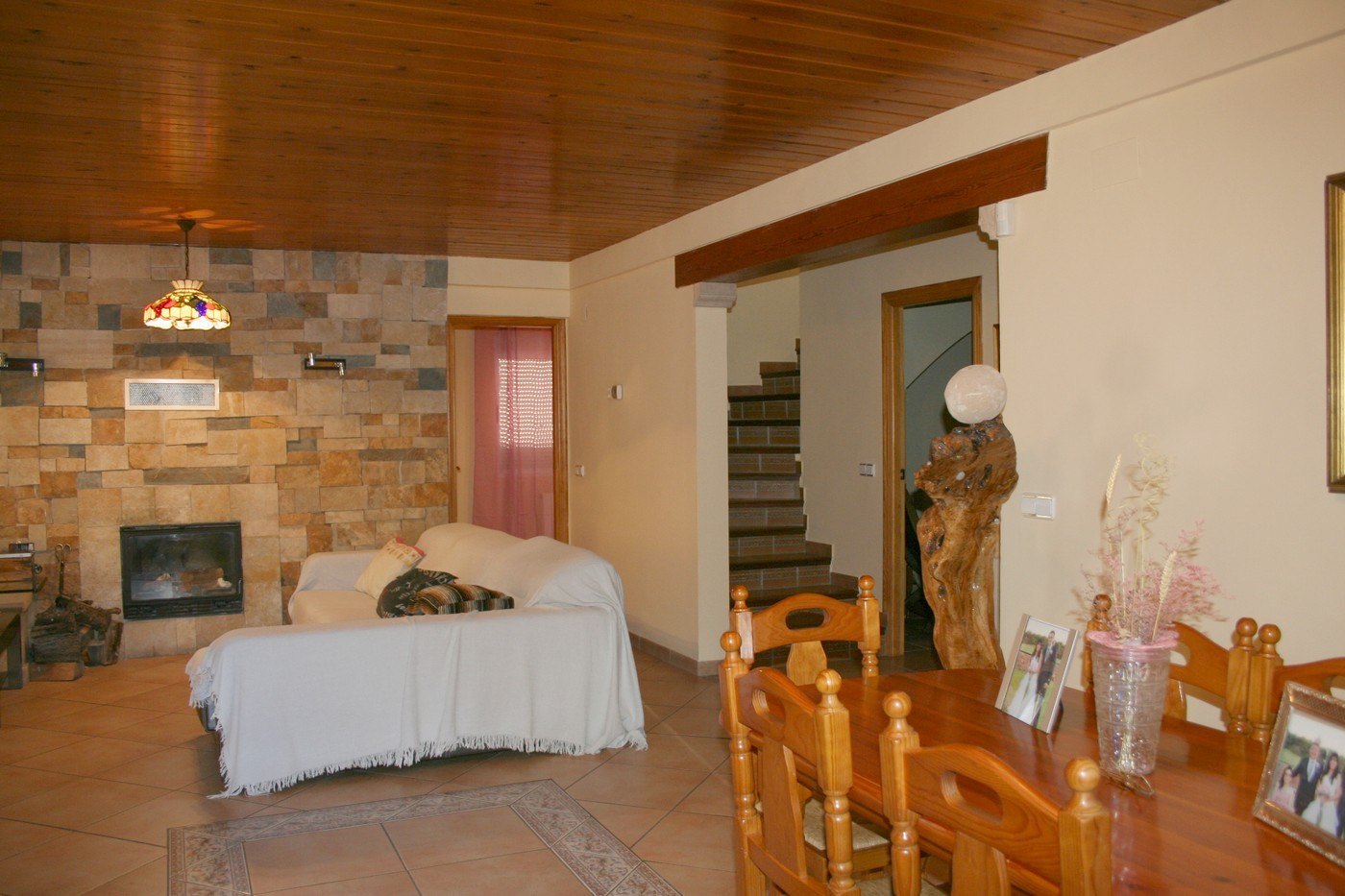 Villa de 4 habitaciones y estilo rústico en Pedreguer