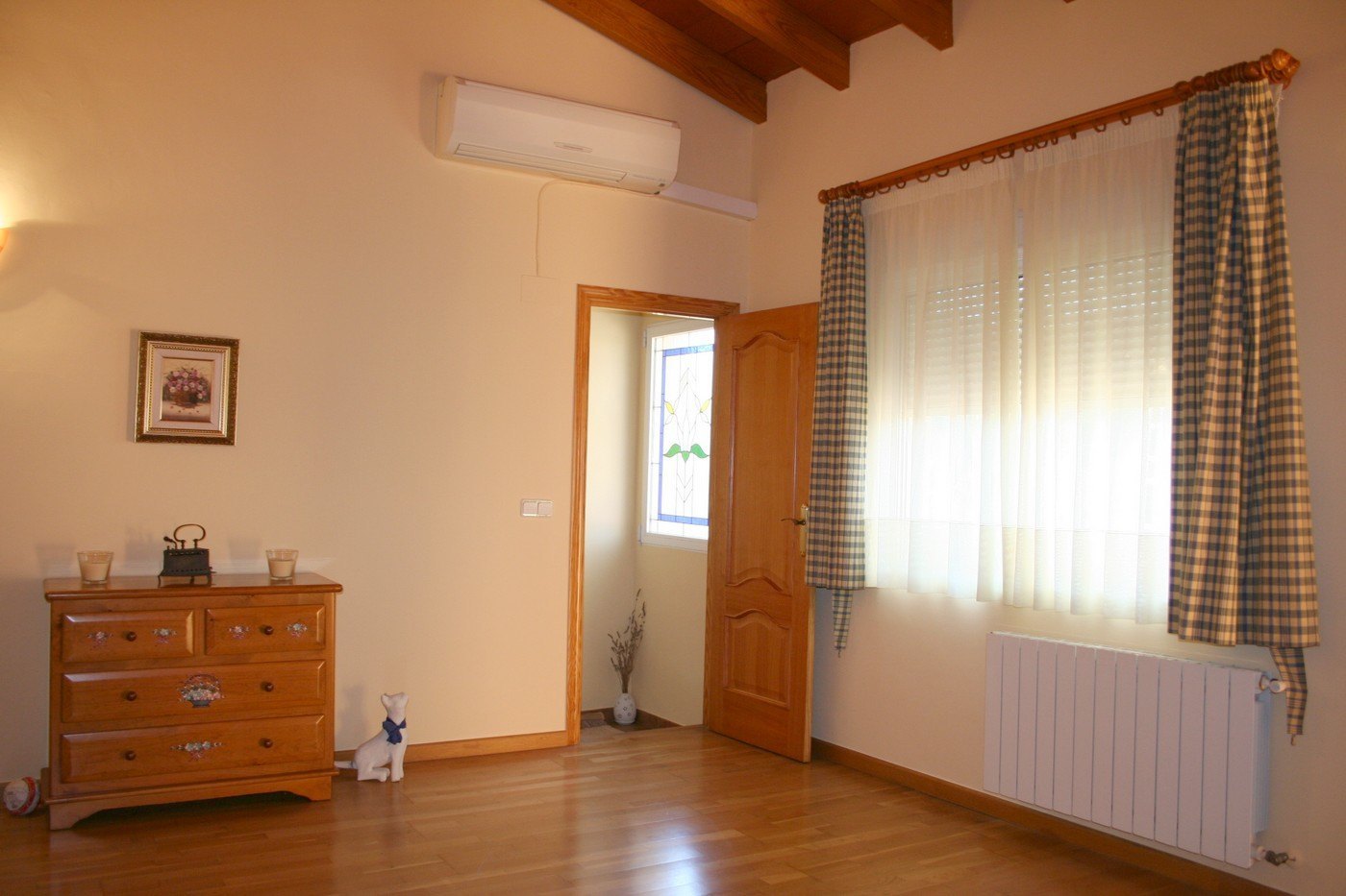 Villa de 4 habitaciones y estilo rústico en Pedreguer