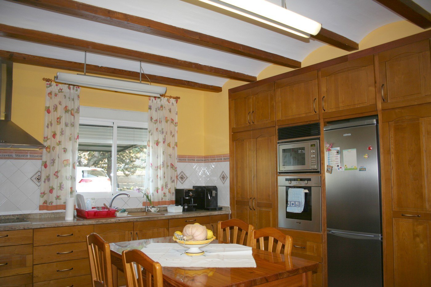 Villa de 4 habitaciones y estilo rústico en Pedreguer