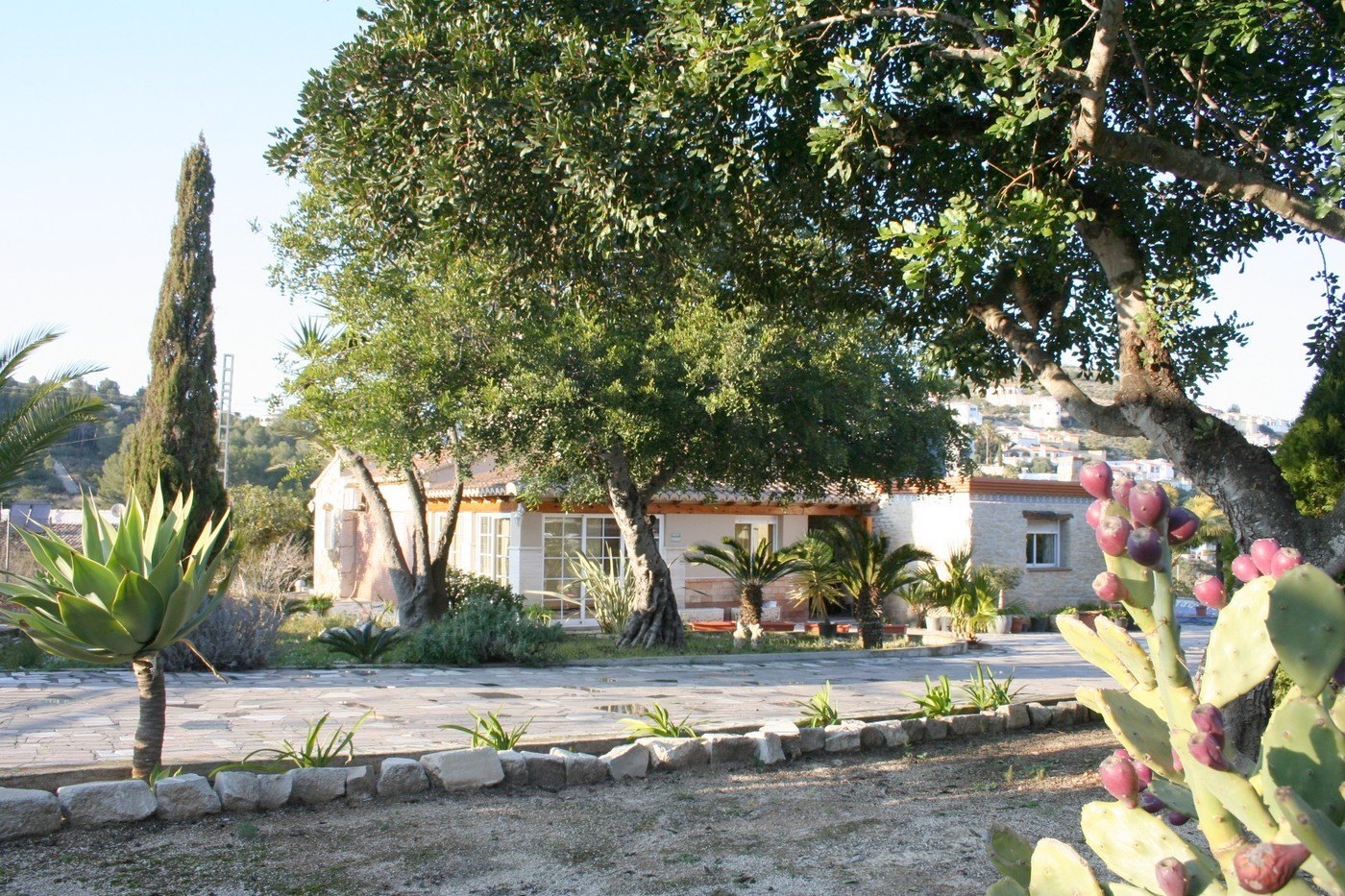 Villa de 4 habitaciones y estilo rústico en Pedreguer