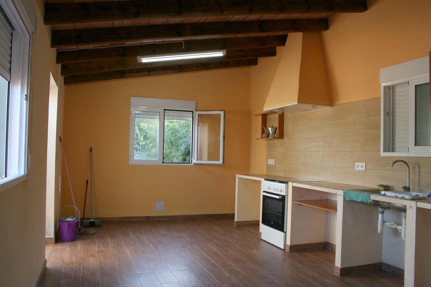 Terreno rústico de 11000 m2 con casita en Pedreguer