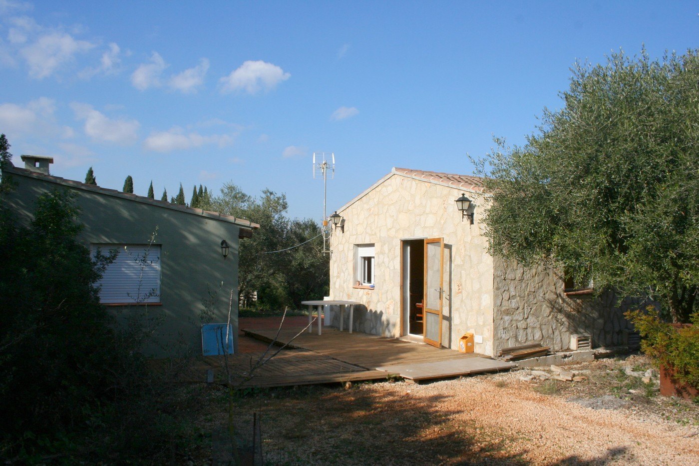 Terreno rústico de 11000 m2 con casita en Pedreguer