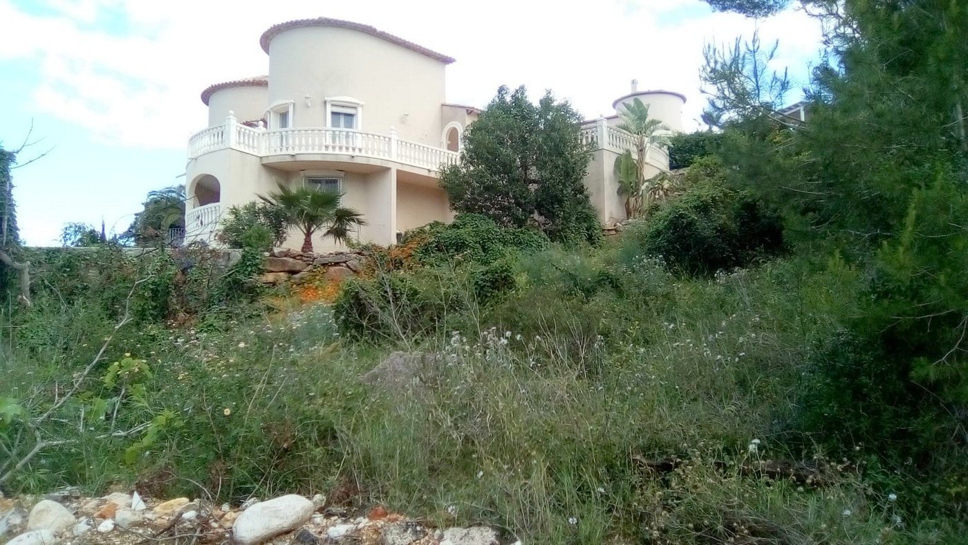Parcela edificable a la venta en Urbanización La Sella