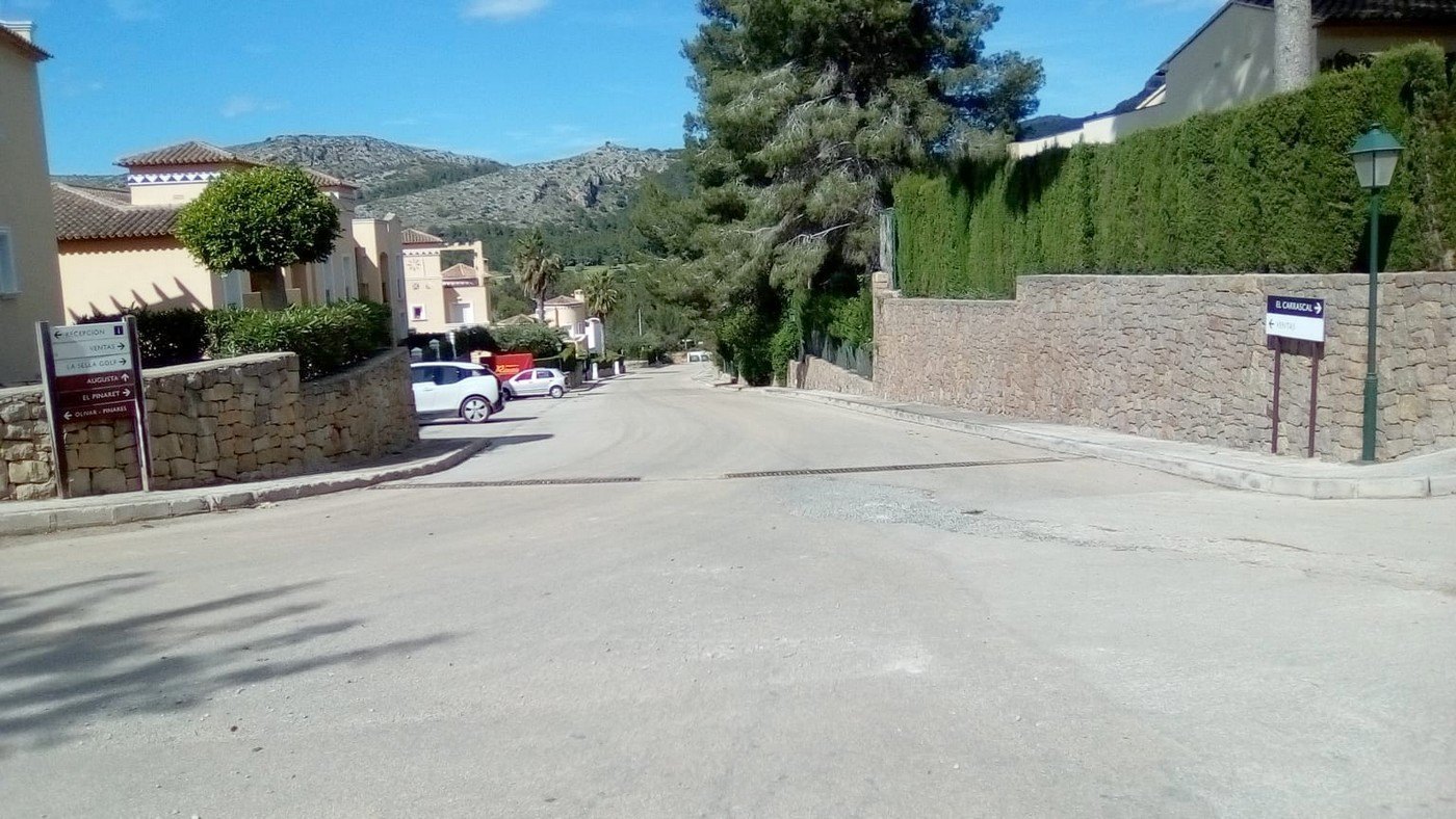 Parcela edificable a la venta en Urbanización La Sella