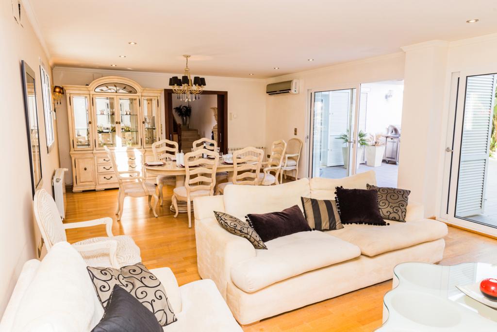 Villa met zwembad en gastenappartement vlakbij Denia