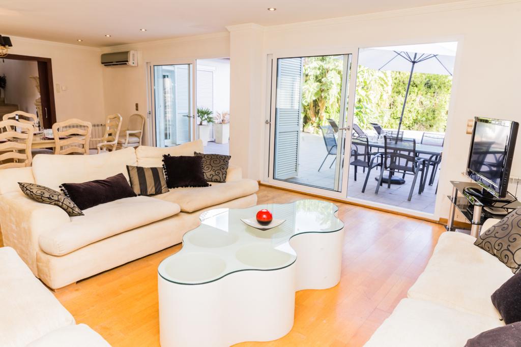Villa met zwembad en gastenappartement vlakbij Denia