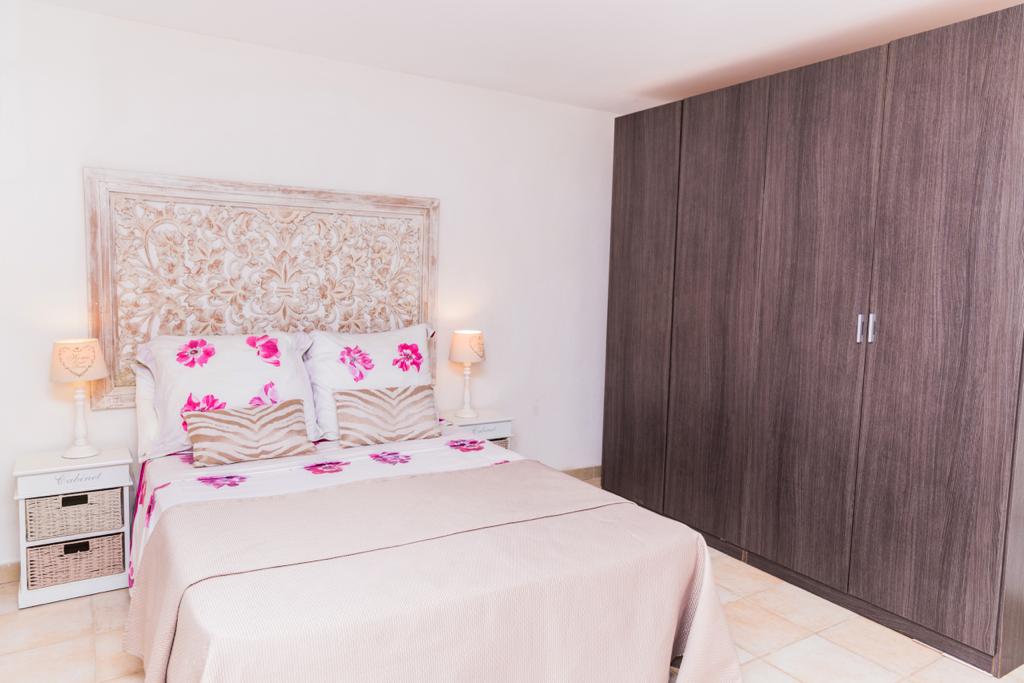 Villa met zwembad en gastenappartement vlakbij Denia