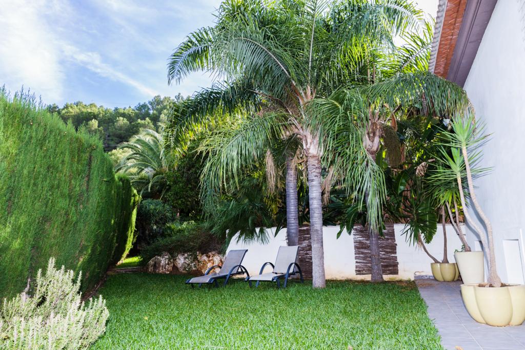 Villa met zwembad en gastenappartement vlakbij Denia