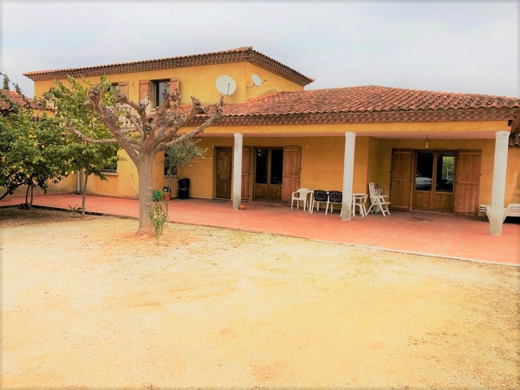 Chalet independiente en Pedreguer